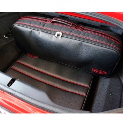 Bagagerie sur-mesure avec coutures rouge Fiat 124 Spider cabriolet